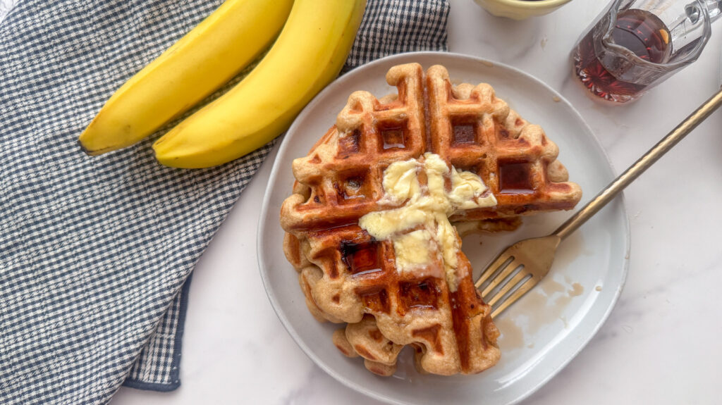 Recette de gaufres au beurre de cacahuète et à la banane