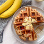 Recette de gaufres au beurre de cacahuète et à la banane