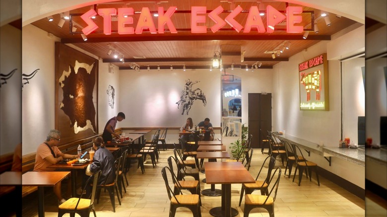 Aire de restauration du centre commercial Steak Escape