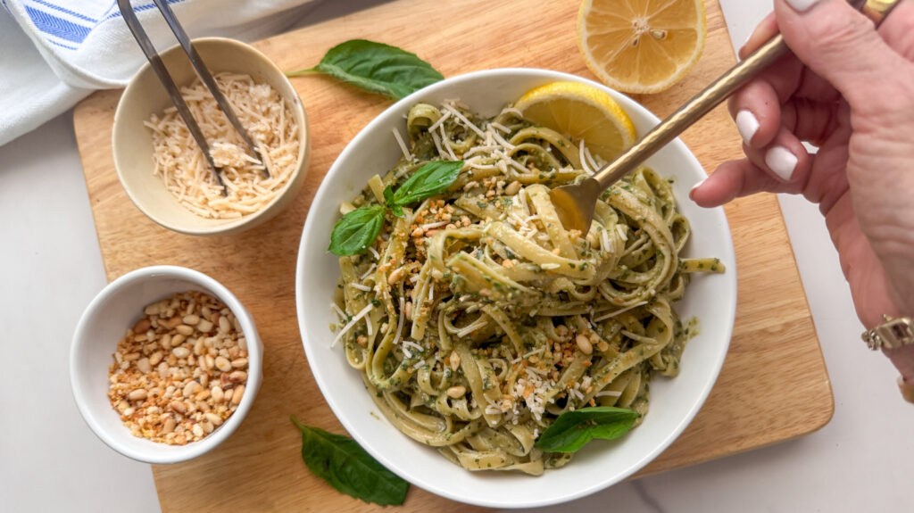 Recette de pâtes crémeuses au pesto