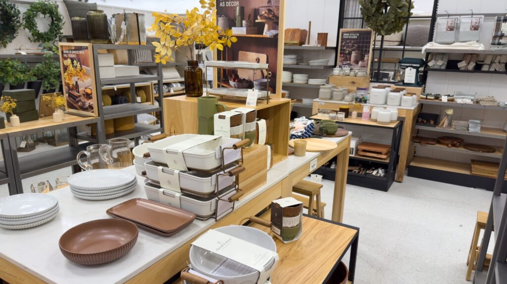 Ces assiettes de Noël Target semblent provenir directement d'Anthropologie pour 1/4 du prix